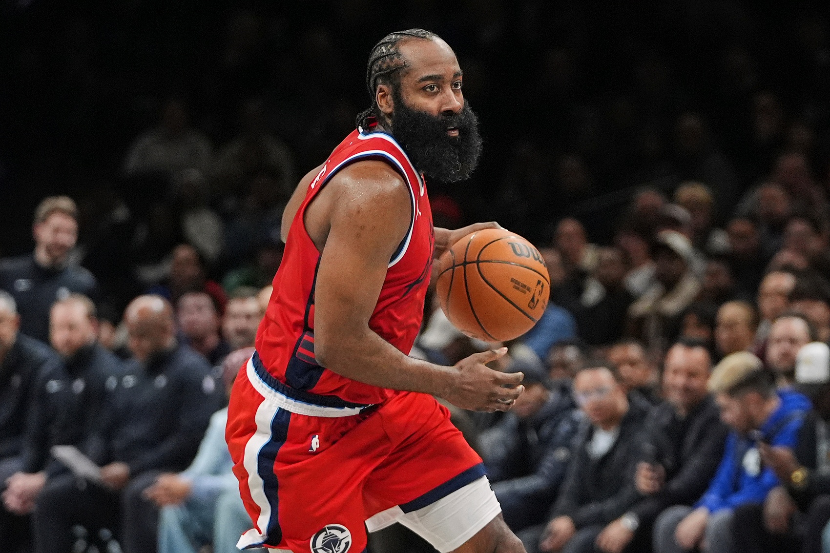 乐鱼体育登录-三分5中0!哈登单核带队首节打满 8投2中仅得6分2篮板2助攻